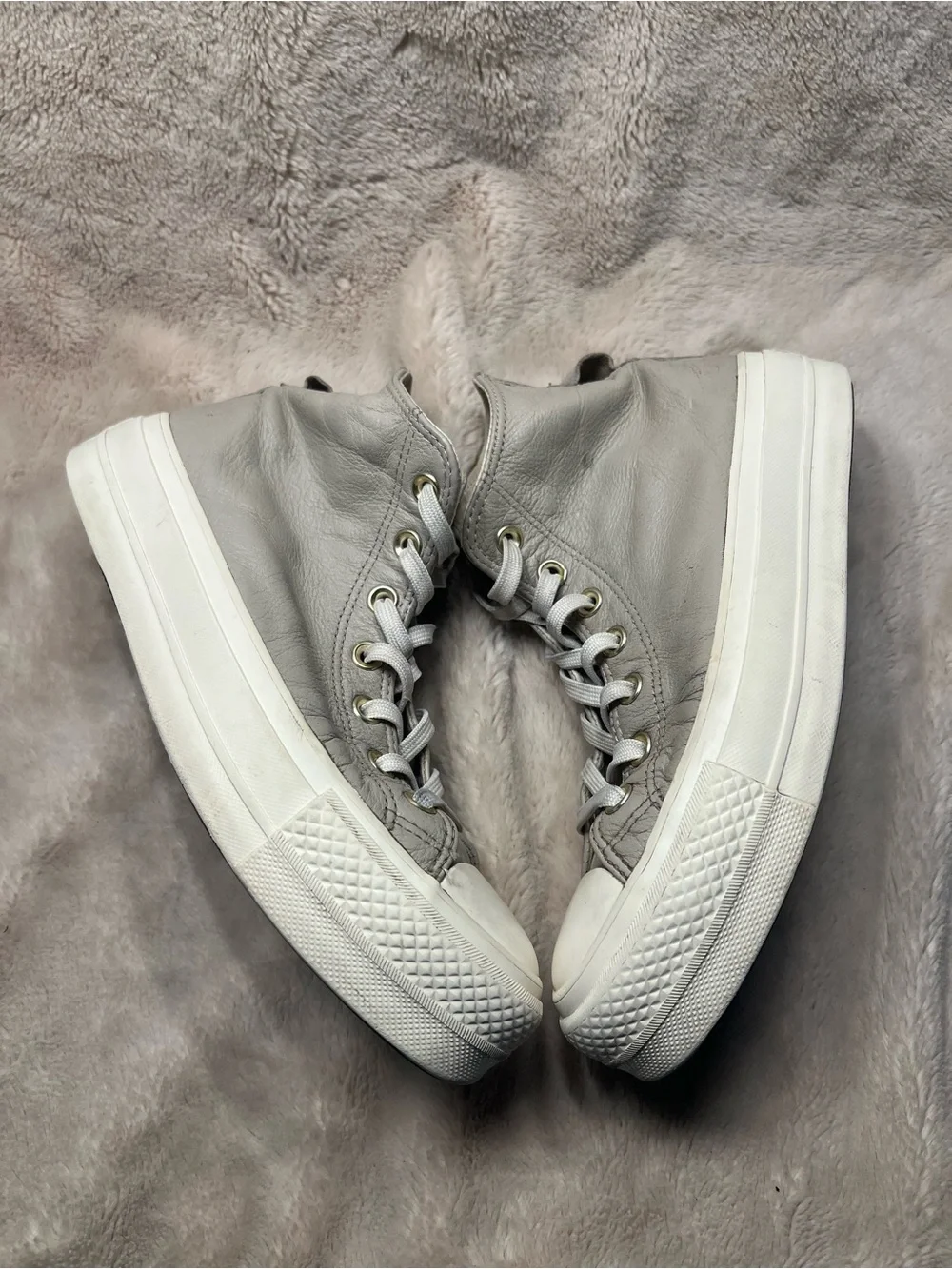 Converse women’s platform size 7.5